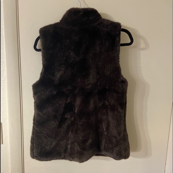 Michael Kors faux rabbit fur vest size small - Picture 2 of 4